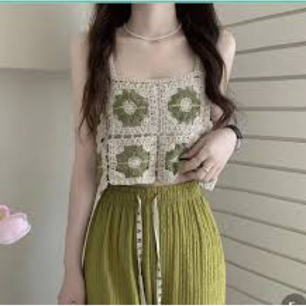 Source Unknown Crochet‎ Crop Top - Cream and Green Est. Small EUC